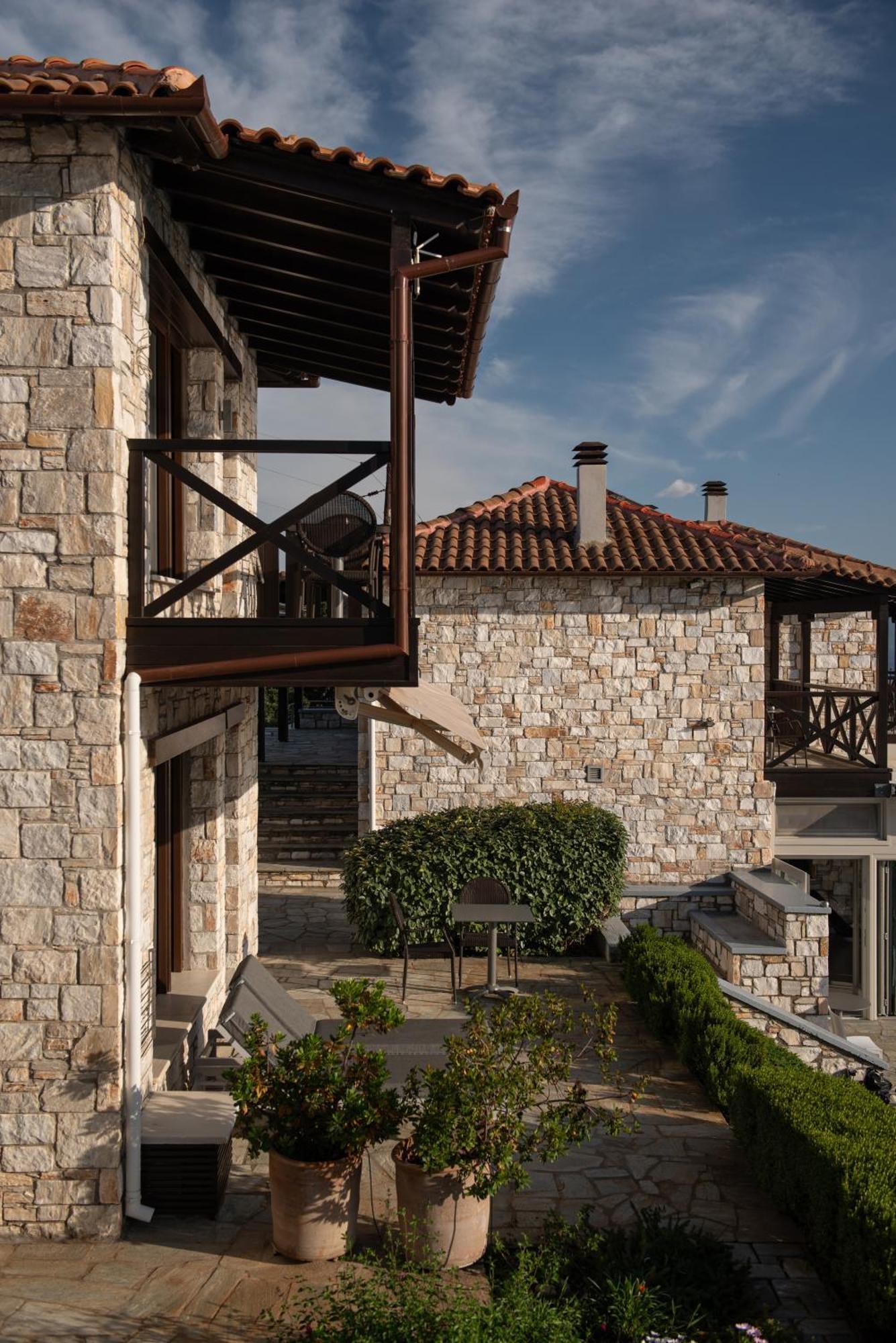 Karavia Lux Inn Afissos Bagian luar foto