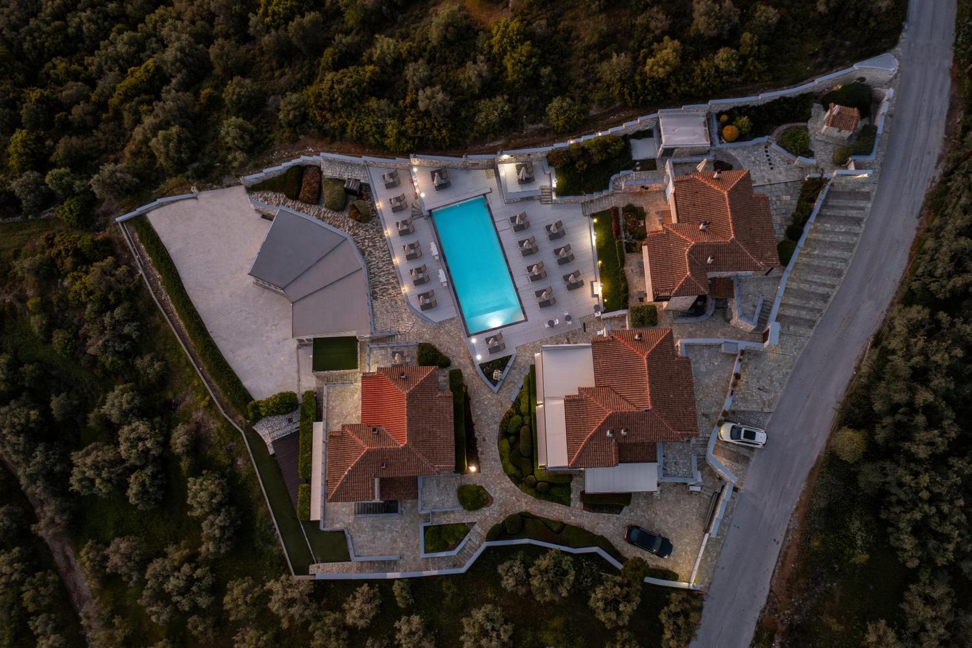 Karavia Lux Inn Afissos Bagian luar foto