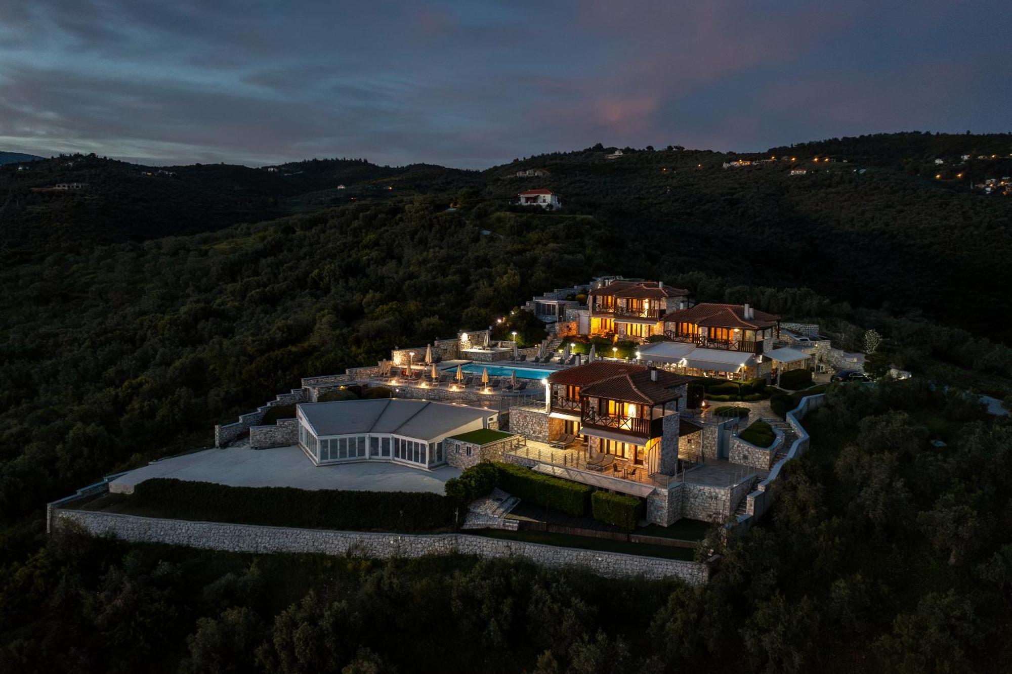 Karavia Lux Inn Afissos Bagian luar foto