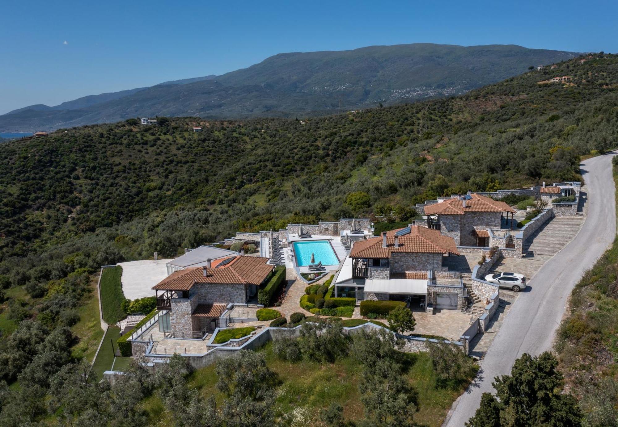 Karavia Lux Inn Afissos Bagian luar foto