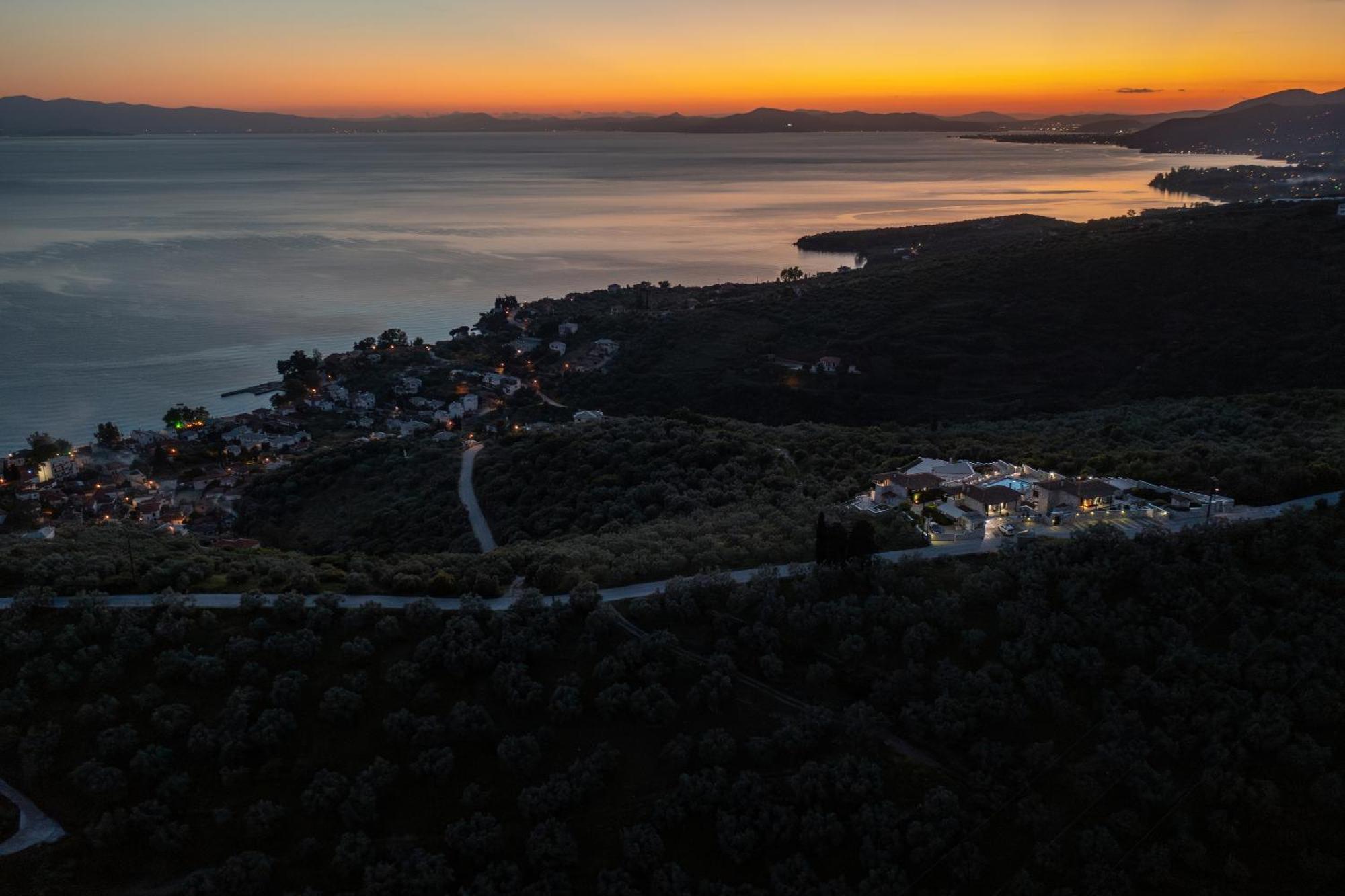 Karavia Lux Inn Afissos Bagian luar foto
