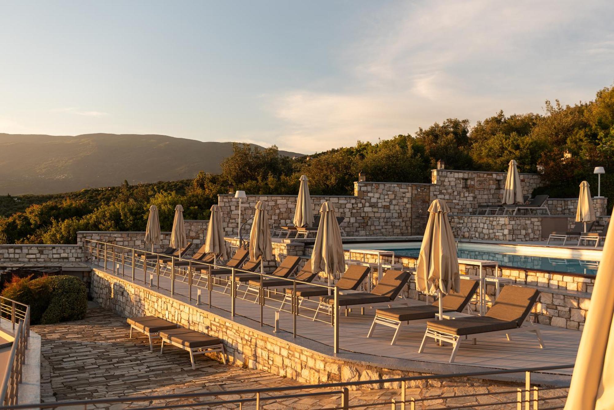 Karavia Lux Inn Afissos Bagian luar foto