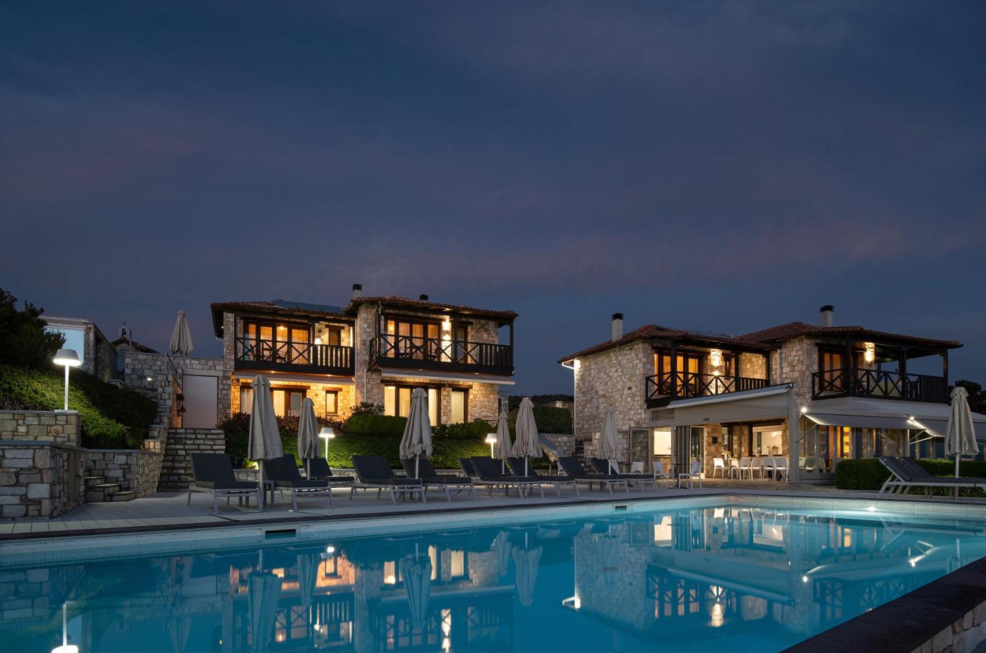 Karavia Lux Inn Afissos Bagian luar foto