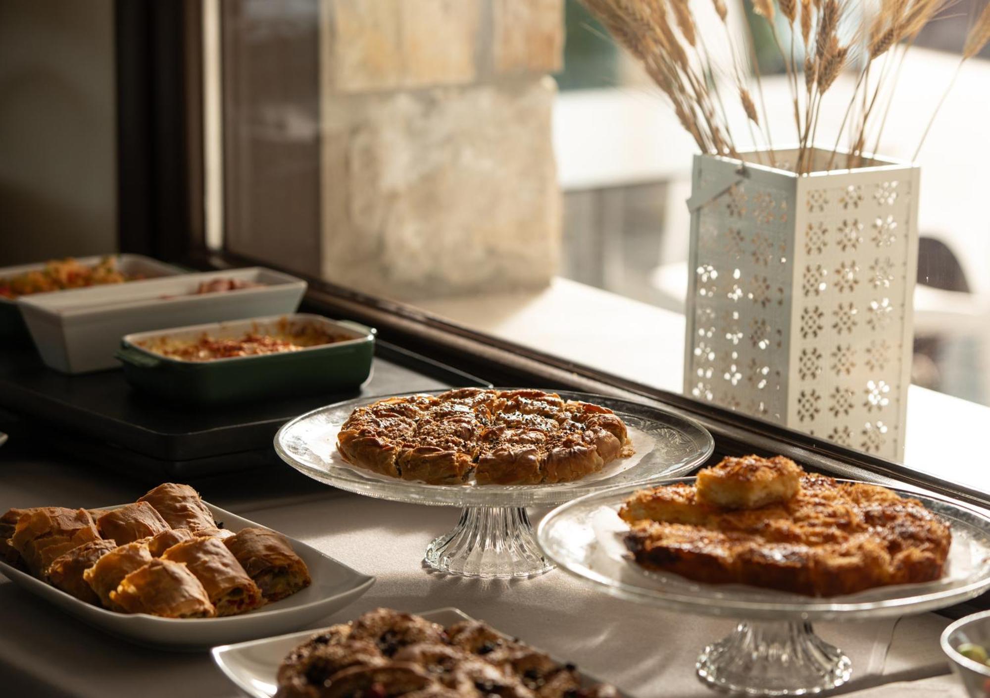 Karavia Lux Inn Afissos Bagian luar foto