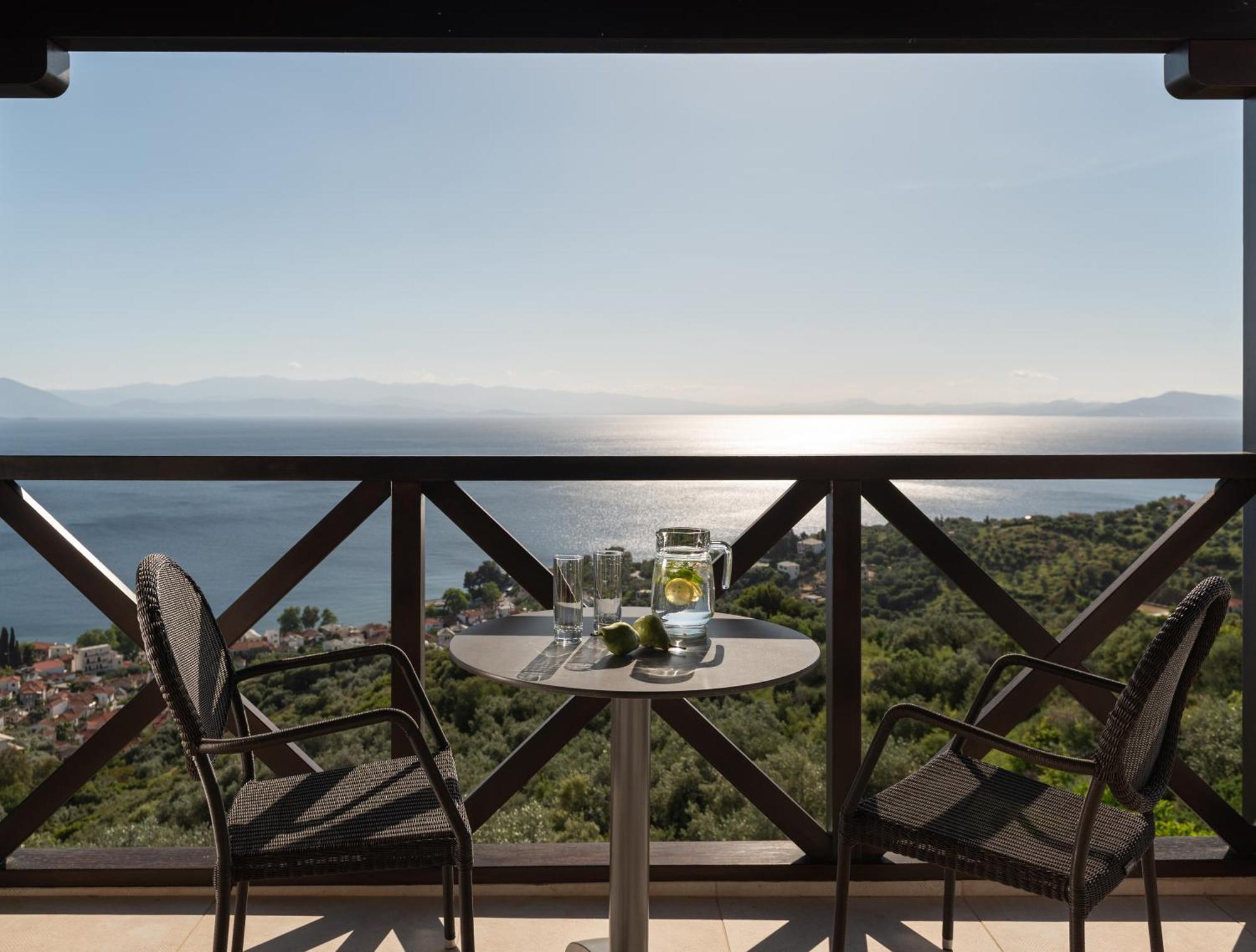 Karavia Lux Inn Afissos Bagian luar foto