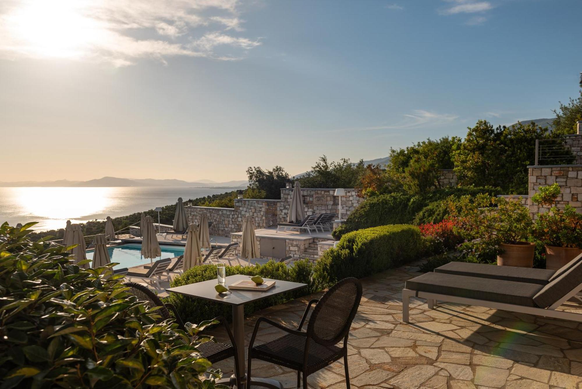 Karavia Lux Inn Afissos Bagian luar foto