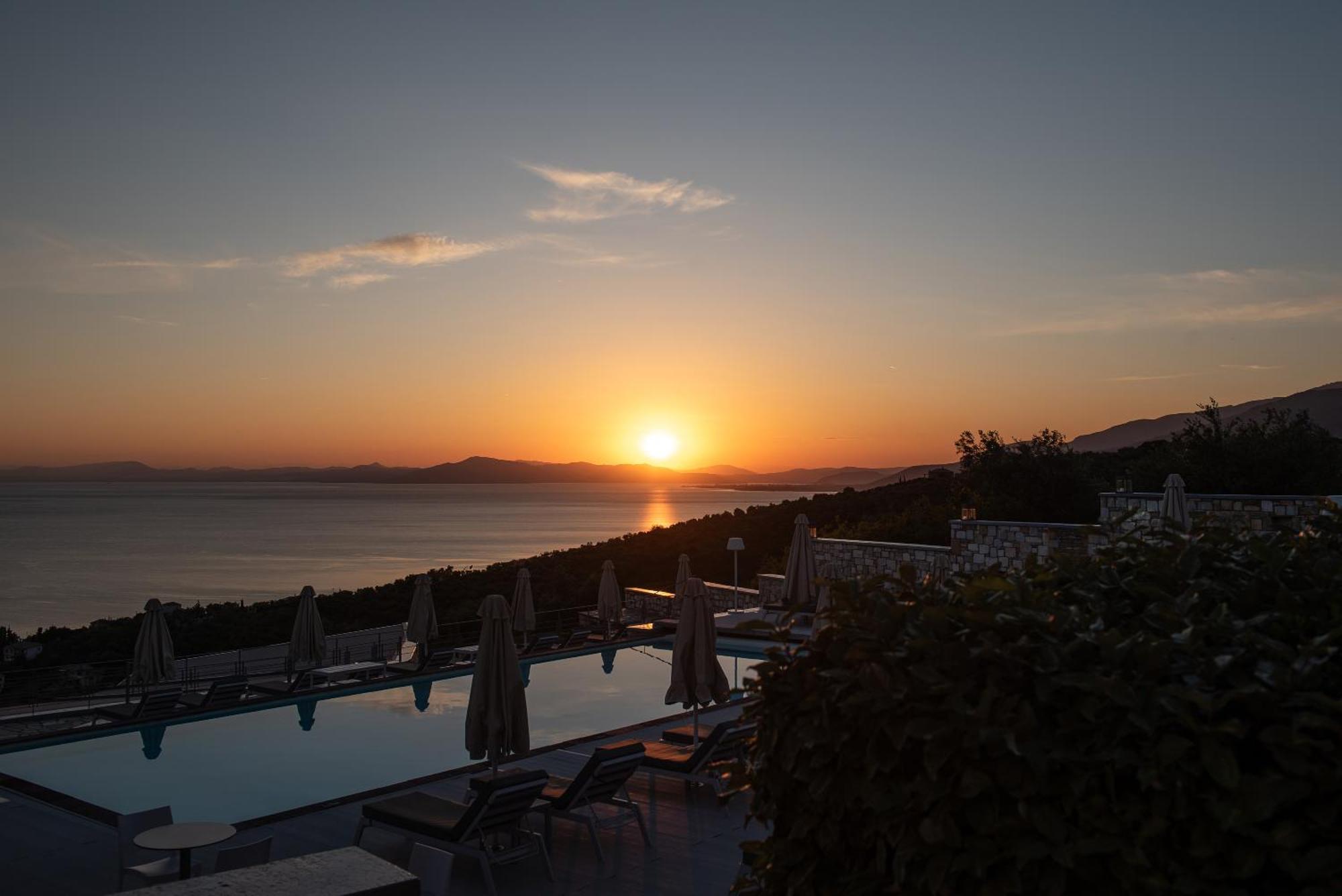 Karavia Lux Inn Afissos Bagian luar foto