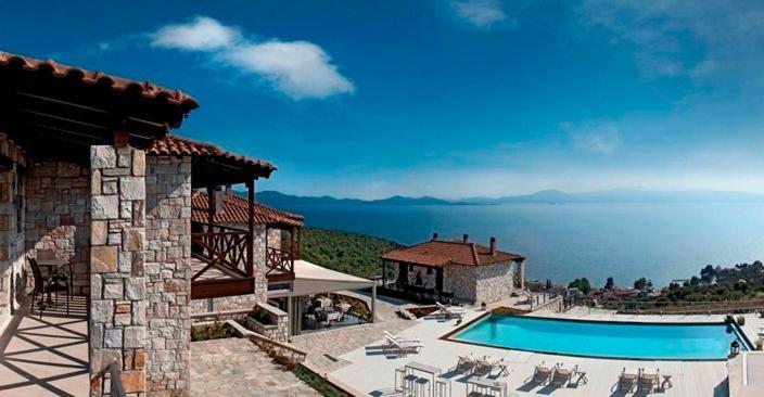 Karavia Lux Inn Afissos Bagian luar foto