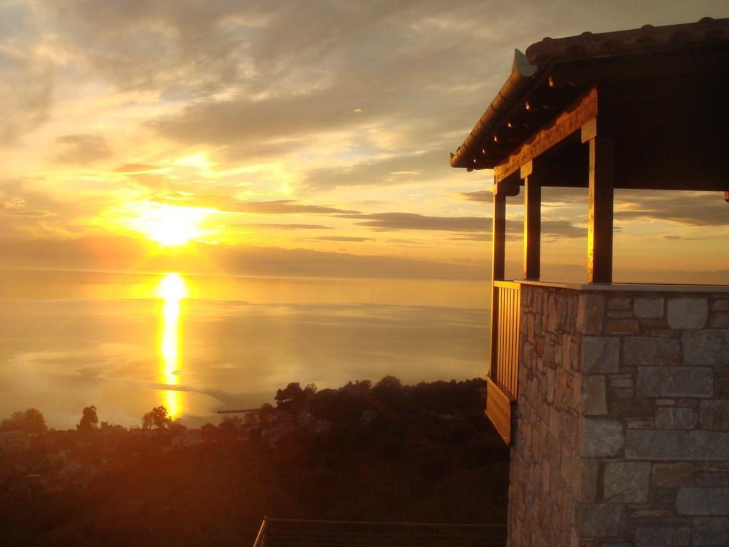 Karavia Lux Inn Afissos Bagian luar foto