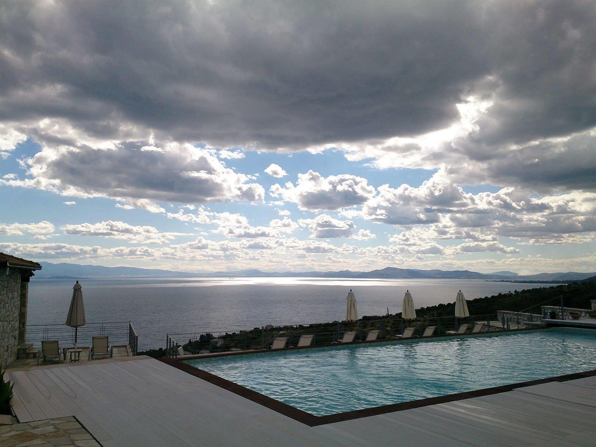 Karavia Lux Inn Afissos Bagian luar foto