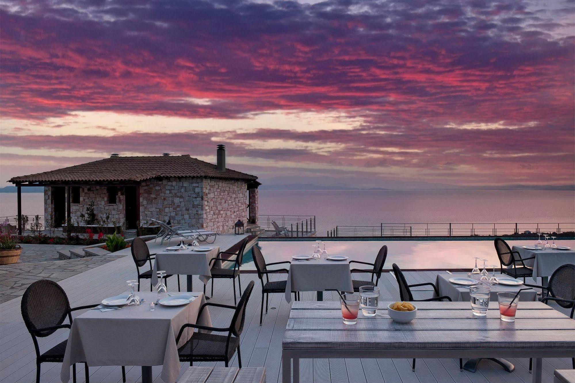 Karavia Lux Inn Afissos Bagian luar foto