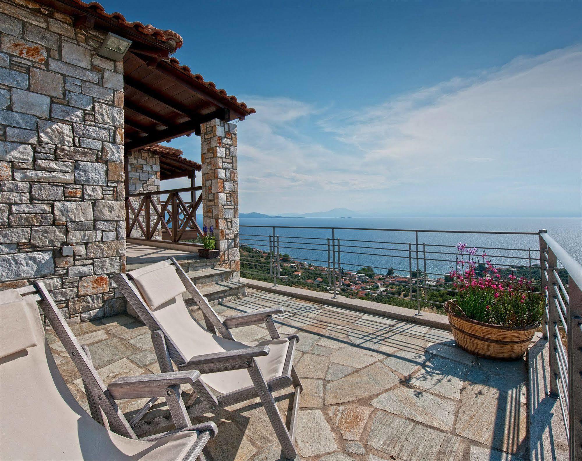 Karavia Lux Inn Afissos Bagian luar foto
