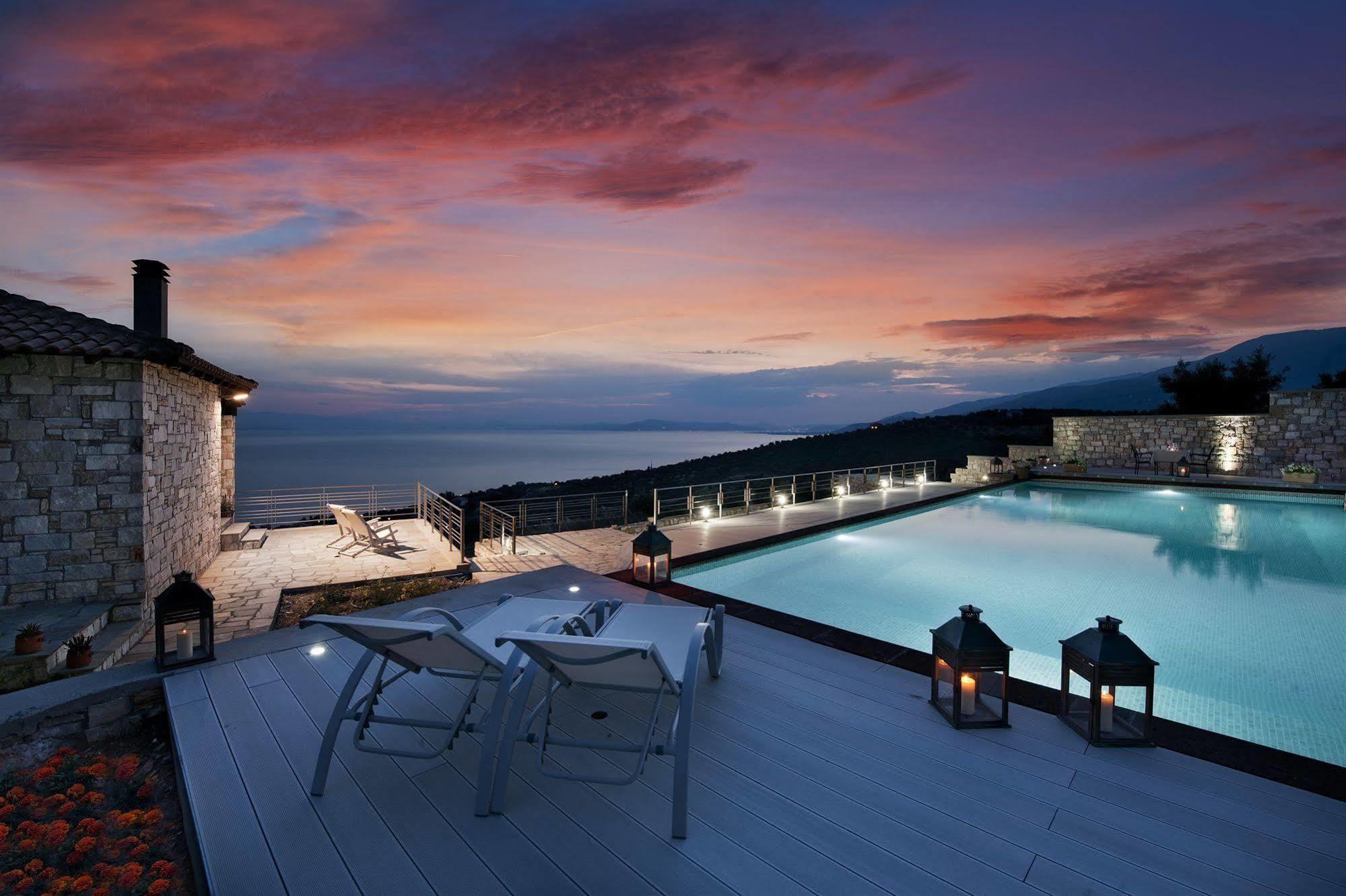 Karavia Lux Inn Afissos Bagian luar foto