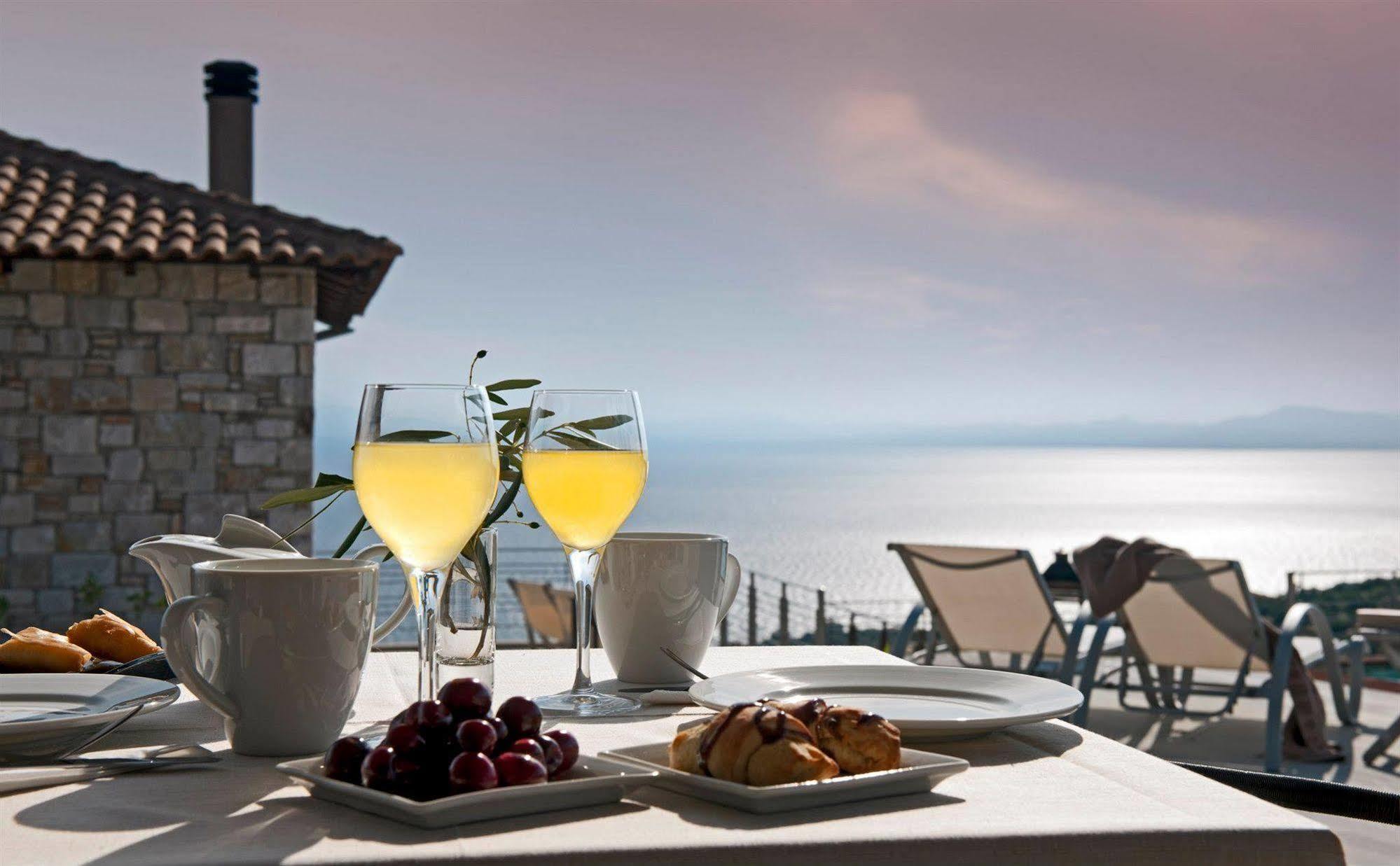 Karavia Lux Inn Afissos Bagian luar foto